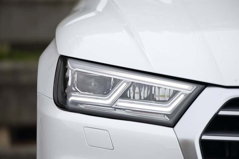 Q5 1st editionはLEDヘッドライトを標準装備