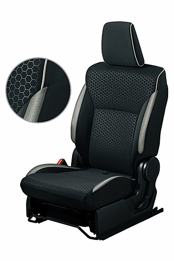 車体色に合わせて「イエロー」「オレンジ」「アイボリー」のシートカラーアクセントが配される