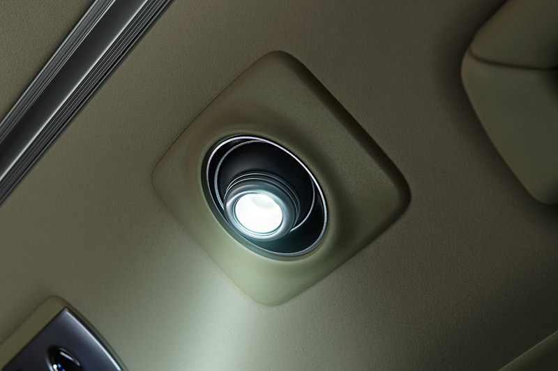 読書灯（リア2個/LED調光機能付）