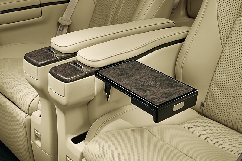 大型アームレスト＋格納式テーブル（写真はブラウンオリーブ・アッシュバール木目調）