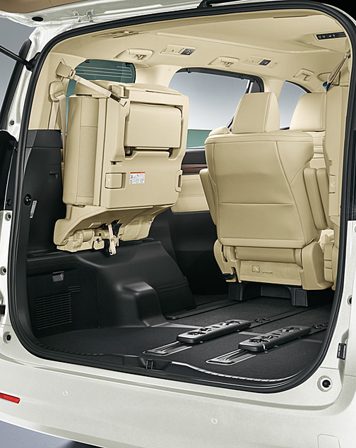 5：5分割スペースアップサードシート（格納時）