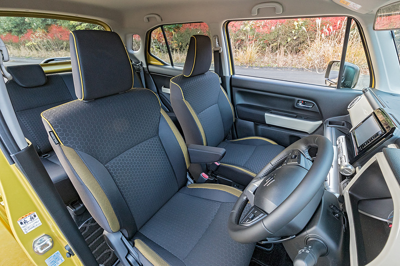 HYBRID MZのシートはボディカラーに合わせたアクセントカラーでコーディネート。シート表皮には撥水加工も施される