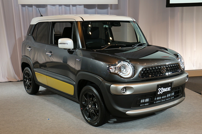 ボディとルーフ＆ドアミラー、ドアスプラッシュガードを別の色でコーディネートした「ミネラルグレーメタリック 3トーンコーディネート」