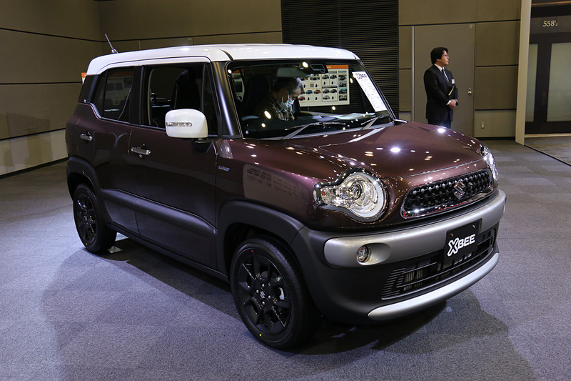 「クラッシーブラウンメタリック ホワイト2トーンルーフ」