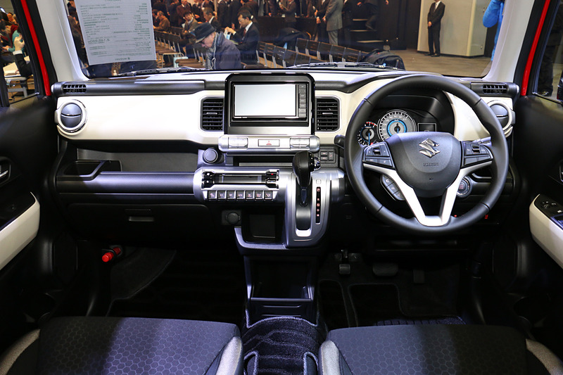 HYBRID MZのインパネ