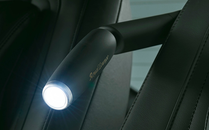 専用VIPシート読書灯