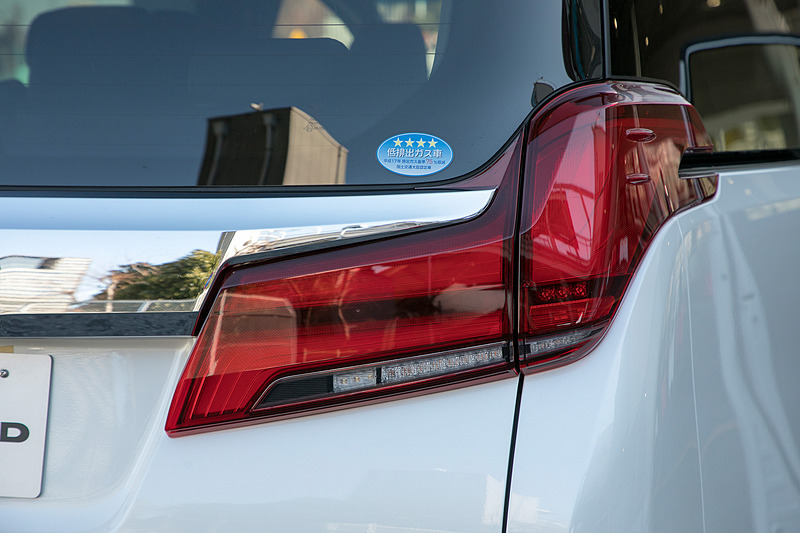 アルファード SCのリアコンビネーションランプの点灯パターン