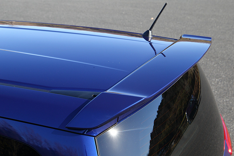 リアまわりではリアロアスカート、テールゲートスポイラーが専用品になるとともに、「Modulo X」の専用バッヂも与えられる