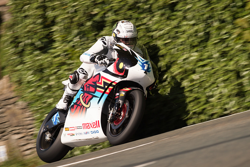 「マン島TTレース」参戦の電動バイク「神電 四」