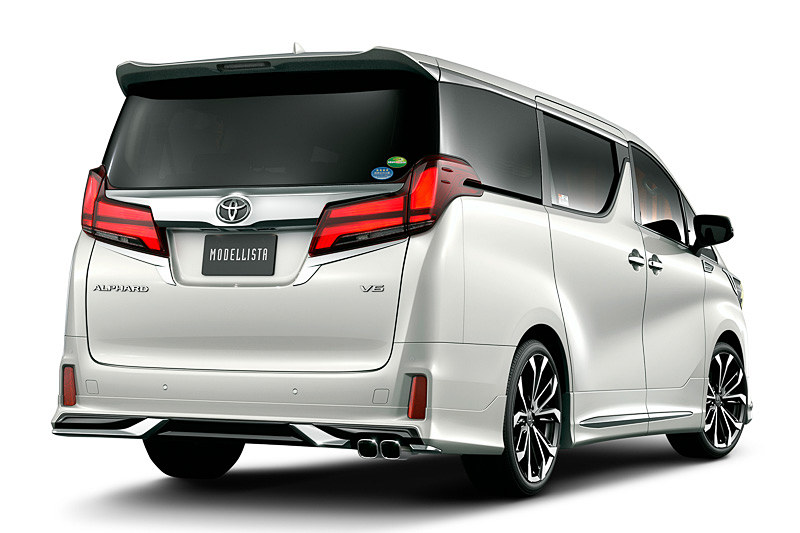 モデリスタのカスタマイズパーツを装着した「アルファード」