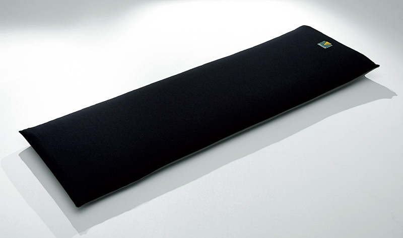 エアスリープマット（2万1600円）。サイズは約195×約61×約9cm（長さ×幅×高さ）