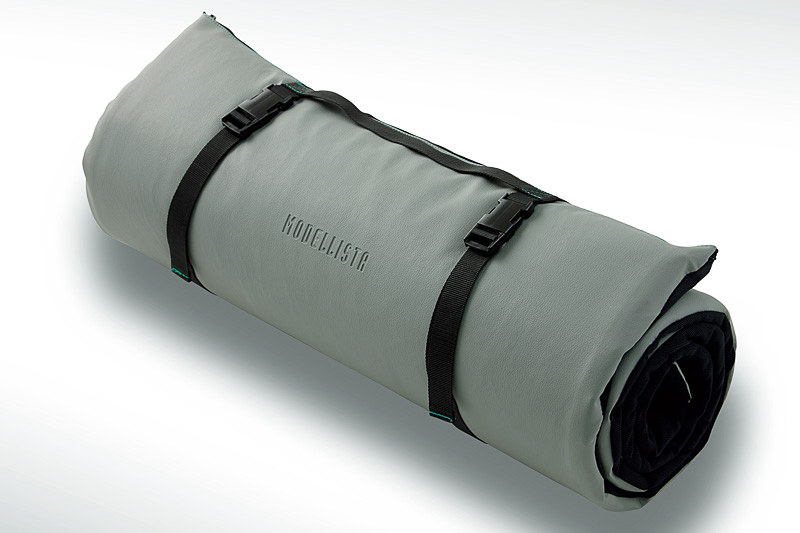 エアスリープマット（2万1600円）。サイズは約195×約61×約9cm（長さ×幅×高さ）