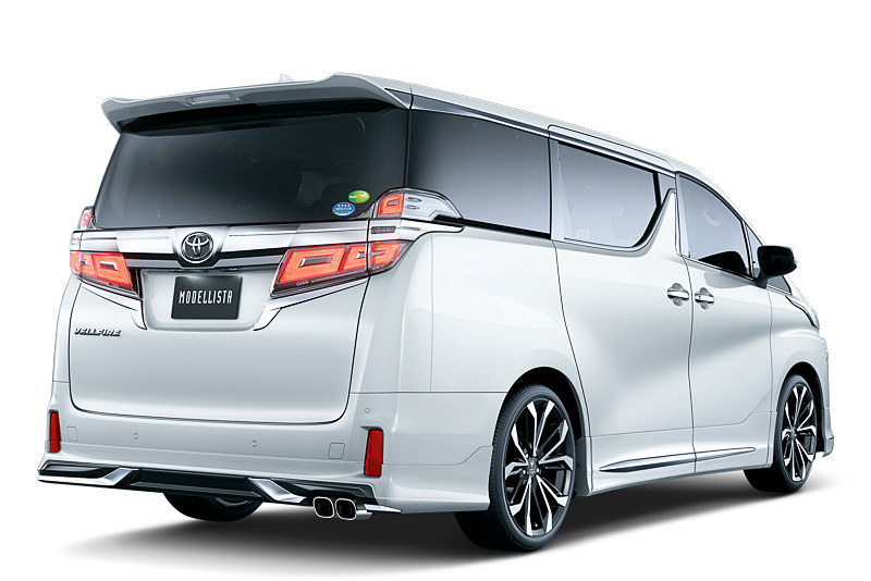 モデリスタのカスタマイズパーツを装着した「ヴェルファイア」