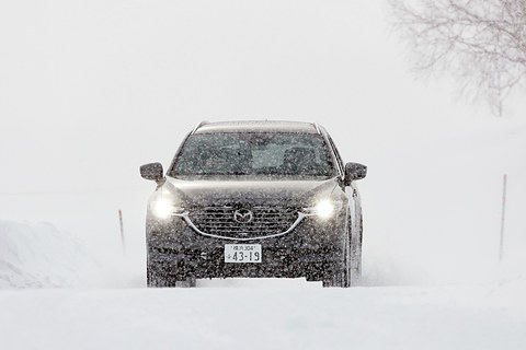 雪 hqLsjDR84w うっすら雪が積もってた