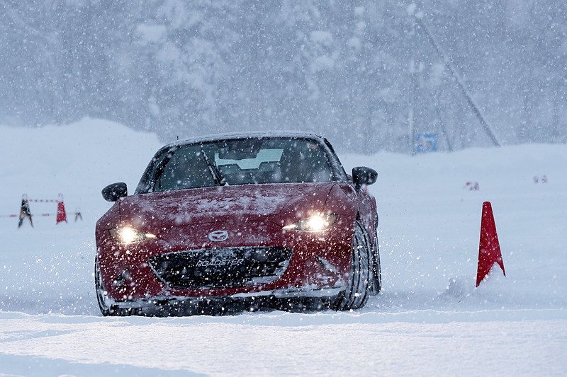 こちらはFR、FF、4WDなど各駆動方式によるタイムアタックのコーナー。トップタイムは叩き出せませんでした。残念