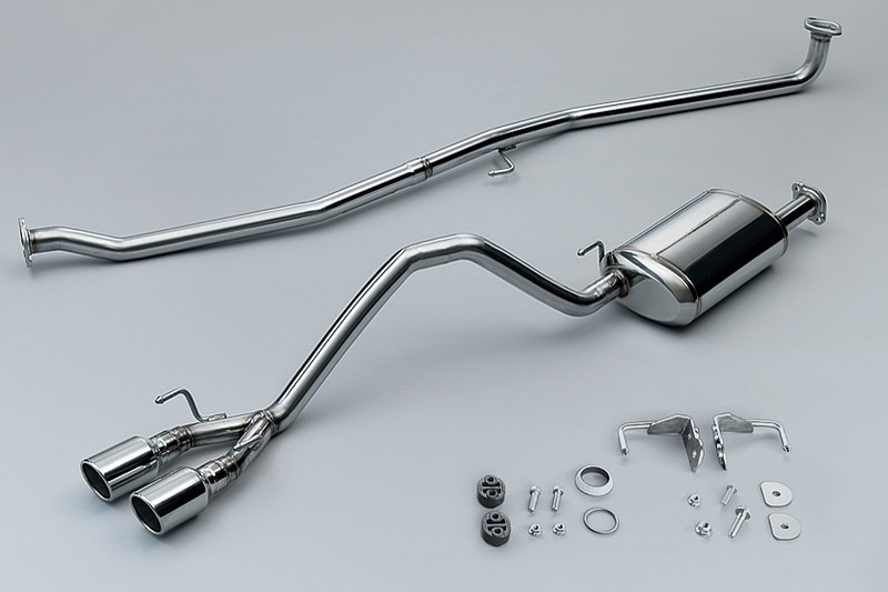 センター出しタイプの「デュアルエキゾーストシステム」（13万5000円）