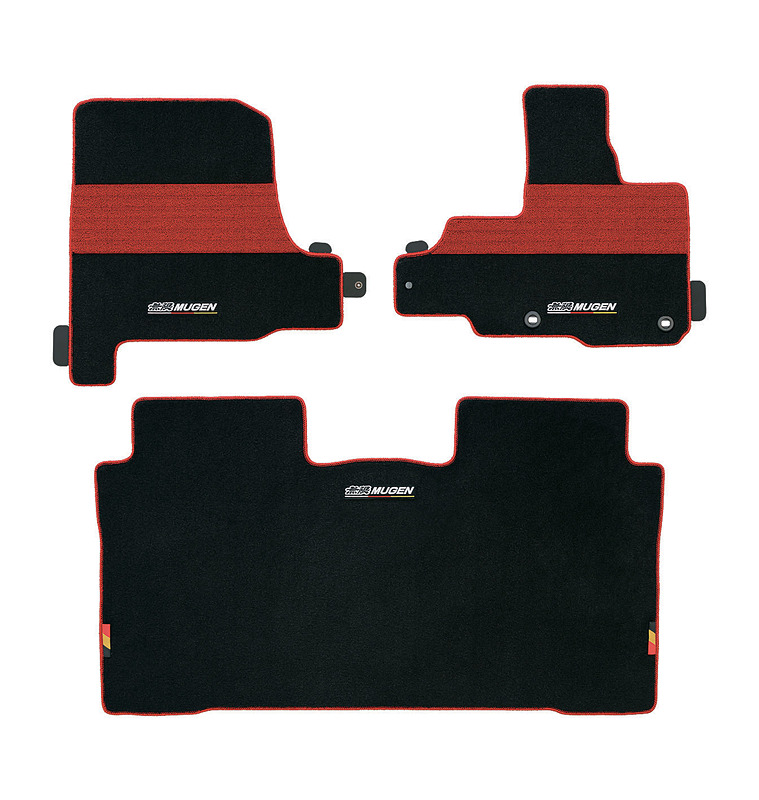 無限のロゴマークなどを備える「スポーツマット」（1万9440円）は「ブラック×レッド」「ブラック」の2タイプ