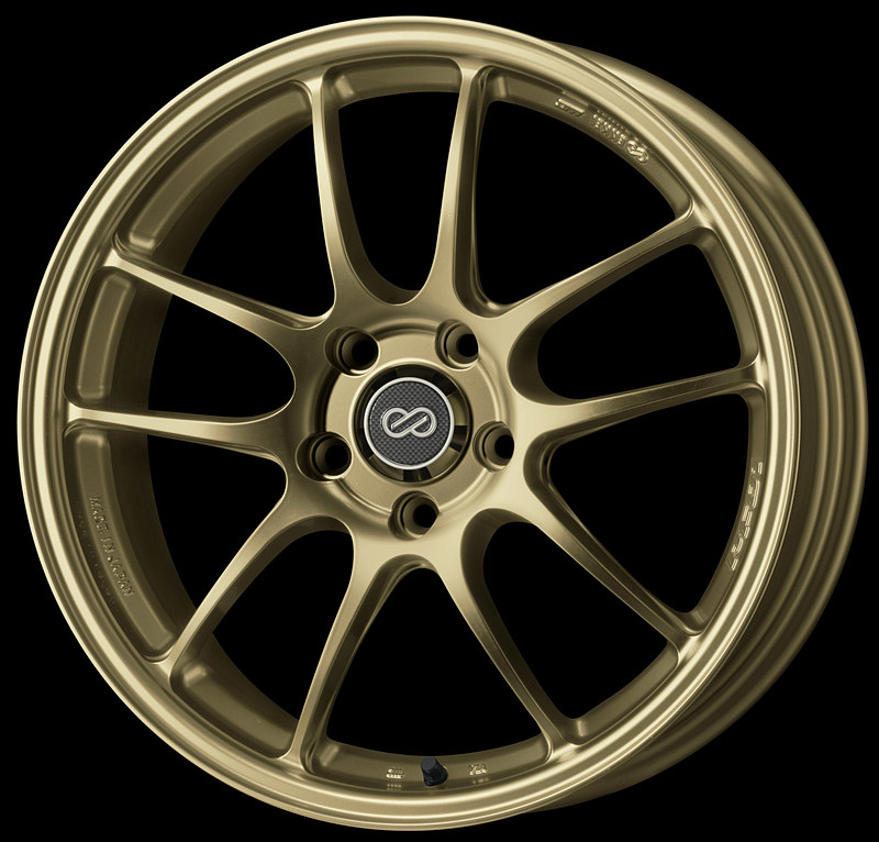 サイズは15×5J～18×8.5Jで、軽自動車からスポーツカーまで幅広く対応