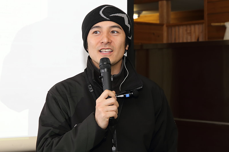 番場彬（ばんば あきら）氏。2008年 JRC 全日本ラリー選手権参戦、2011年 APRCシリーズ参戦 ジュニアカップ初代チャンピオン、2012年 APRCシリーズ参戦 N2クラス 2位