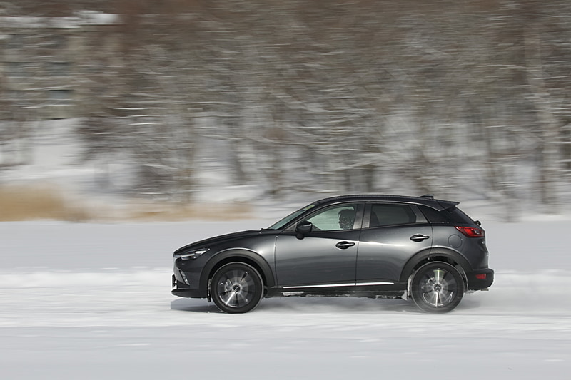 少しずつコースと路面に慣れてきて、クルマをコントロールする楽しさと難しさを噛みしめつつ楽しくドライブ。トラクションコントロールなどの制御機能をON/OFFし、その挙動の違いに驚いている参加者も多くいた