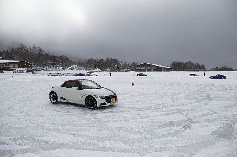 午前中は順調だった定常円旋回も、路面状況の変化により徐々にコントロールが難しくなってきた