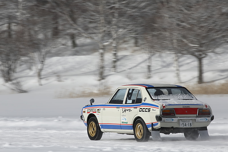 WRCラリー、全日本ラリー、ツーリングカー選手権グループＡなど、名だたるレースで優勝を飾ってきた日下部先生のドライビングは、実にスムーズで美しかった