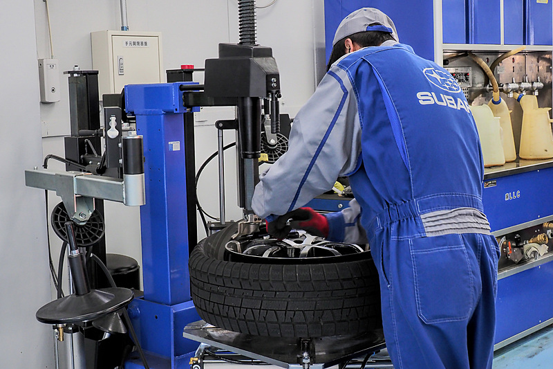 ホイールからiG50が外されていく