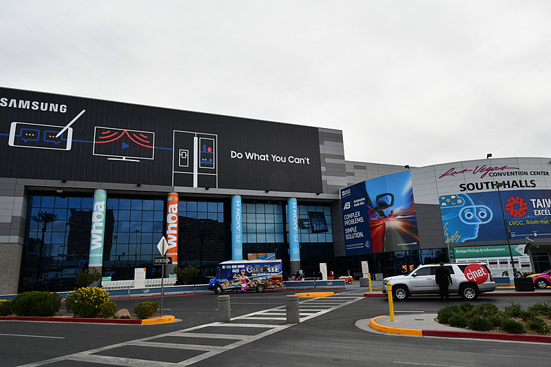 サウスホールは、自動車関連の展示が少ない