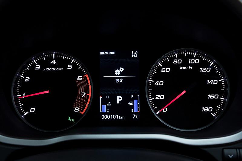 マルチインフォメーションディスプレイには各種情報の表示が可能