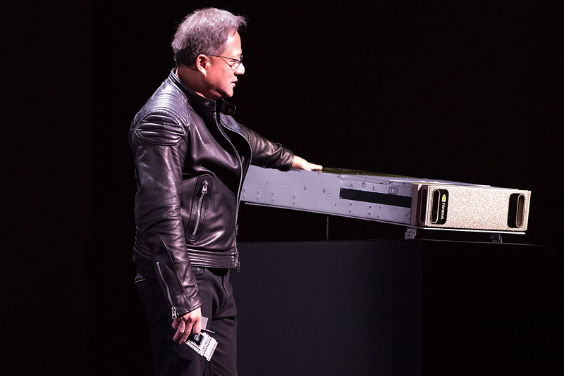 V100を8基搭載するDGX-1