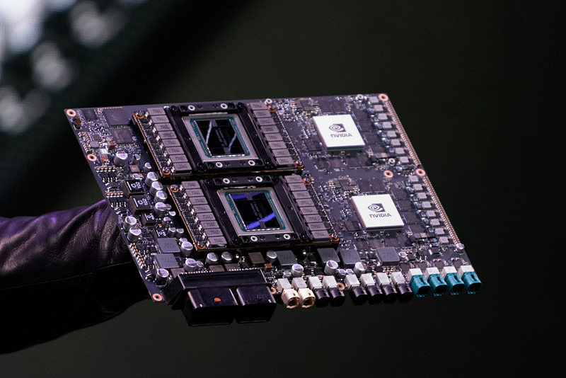 DRIVE Pegasus。右側のブロックがXavier、左側のブロックが次世代NVIDIA GPUなのだろう