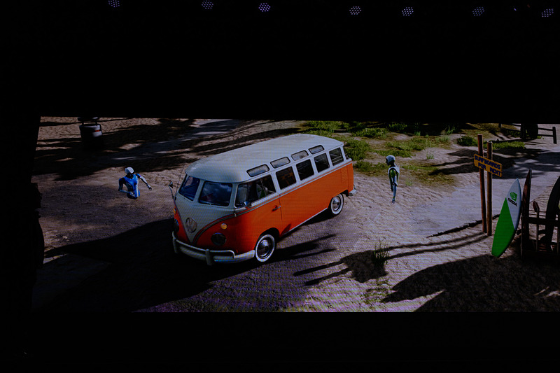 I.D. BUZZと、そのルーツであるVW バスをフォトリアルなCGで紹介