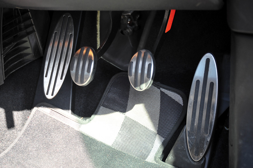 独特な形状のペダル