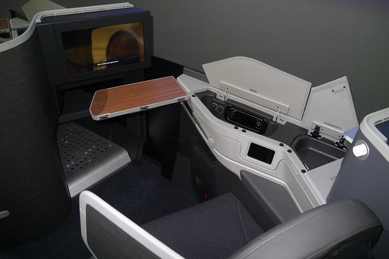 アメリカン航空に納入した新型「ビジネスクラスキャビン」