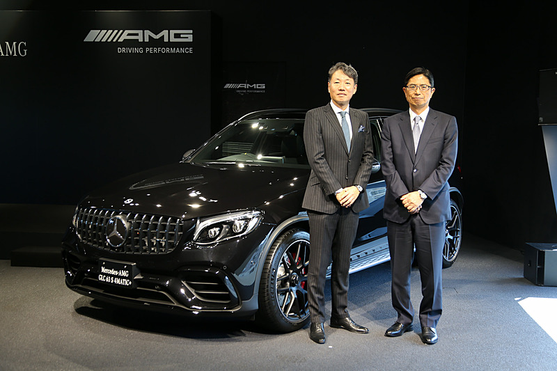 「AMG 東京世田谷」で開かれた発表会に出席したメルセデス・ベンツ日本株式会社 代表取締役社長兼CEOの上野金太郎氏（左）、株式会社シュテルン世田谷 代表取締役社長の板東徹行氏（右）