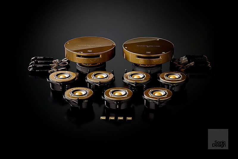 特別企画品の「SonicPLUS THE CREST Limited」を装着した「S 560 4MATIC long」がデモカーとして展示され、当日受付で試聴も可能