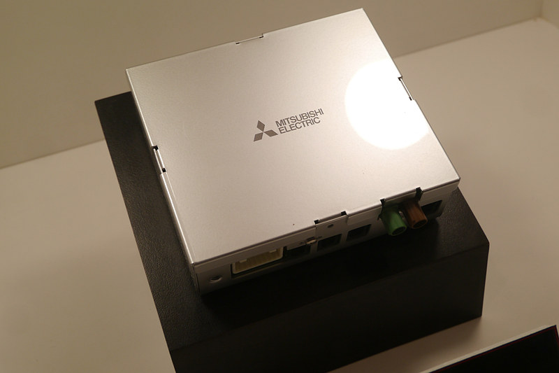 高精度位置情報サービスに利用する三菱電機の高精度ロケーター