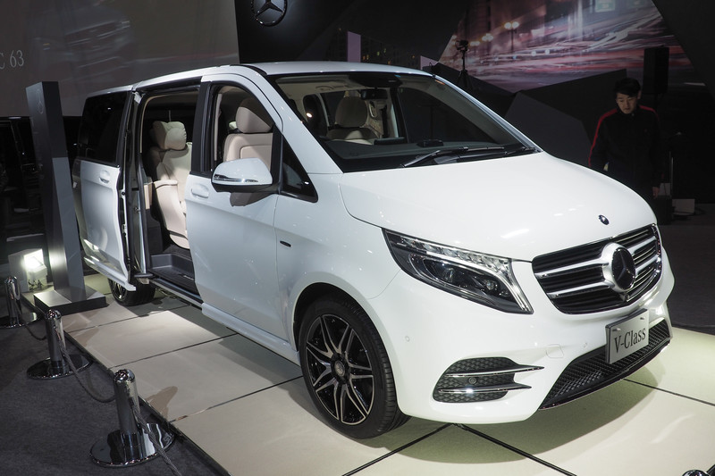 参考展示のV 220 d Sports long