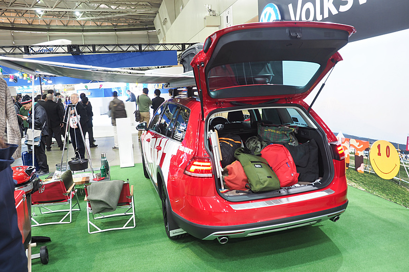 参考展示のマッドフラップを装着している