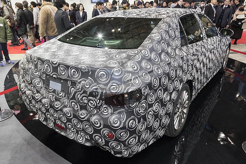 トヨタブースでは「CROWN Concept」を展示。こちらはニュルブルクリンクでテストを行なったテストカー