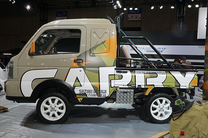釣りを楽しむことをテーマにした「キャリイ フィッシングギア」（参考出品車）