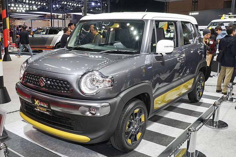 黄色のアクセントが印象的な「クロスビー ストリートアドベンチャー」（参考出品車）