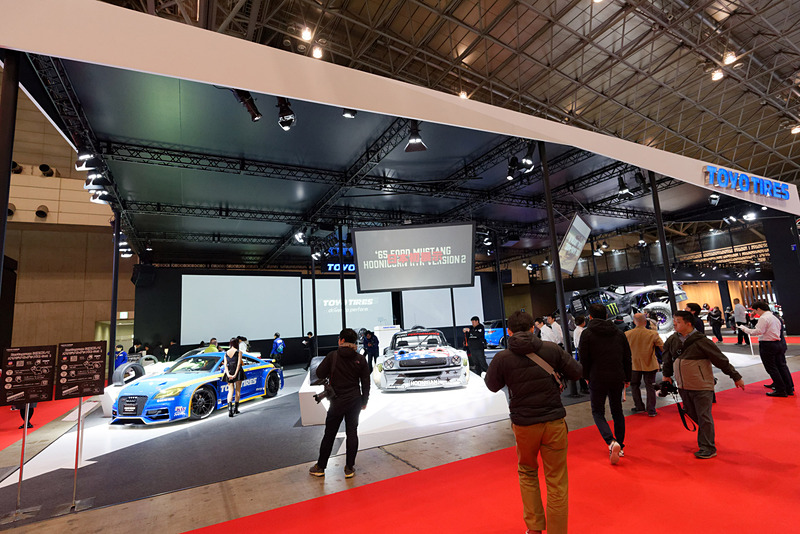 トーヨータイヤのブース