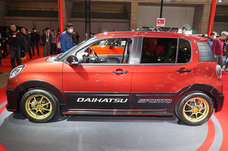 「BOON SPORTO Package（ブーン スポルト パッケージ）」（参考出品車）