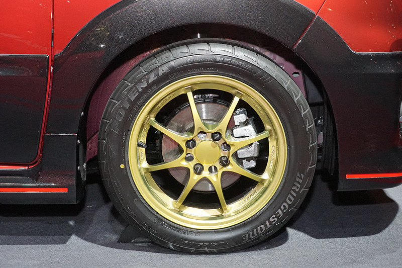 RAYS製15インチアルミホイール「ハイパーゴールド」