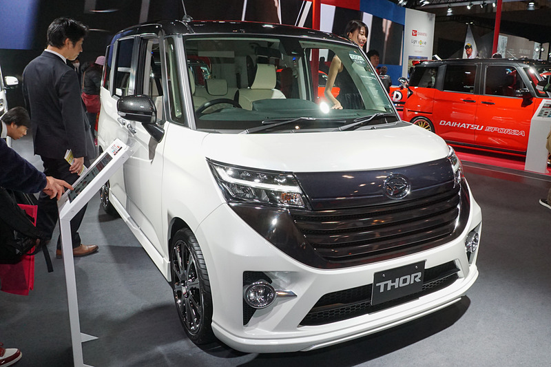 「トール」をベースにした「THOR PREMIUM Ver.（トール プレミアムバージョン）」（参考出品車）