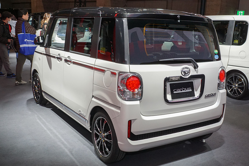 「ムーヴ キャンバス」をベースにした「MOVE CANBUS PREMIUM Ver.（ムーヴ キャンバス プレミアムバージョン）」（参考出品車）