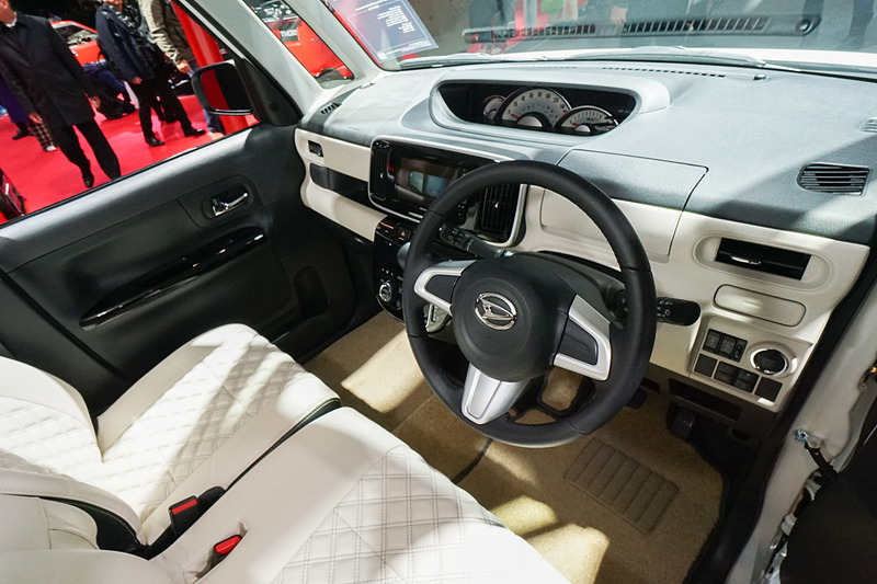 「ムーヴ キャンバス」をベースにした「MOVE CANBUS PREMIUM Ver.（ムーヴ キャンバス プレミアムバージョン）」（参考出品車）