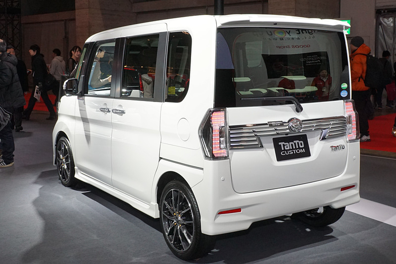 「タント カスタム」をベースにした「TANTO PREMIUM Ver.（タント プレミアムバージョン）」（参考出品車）