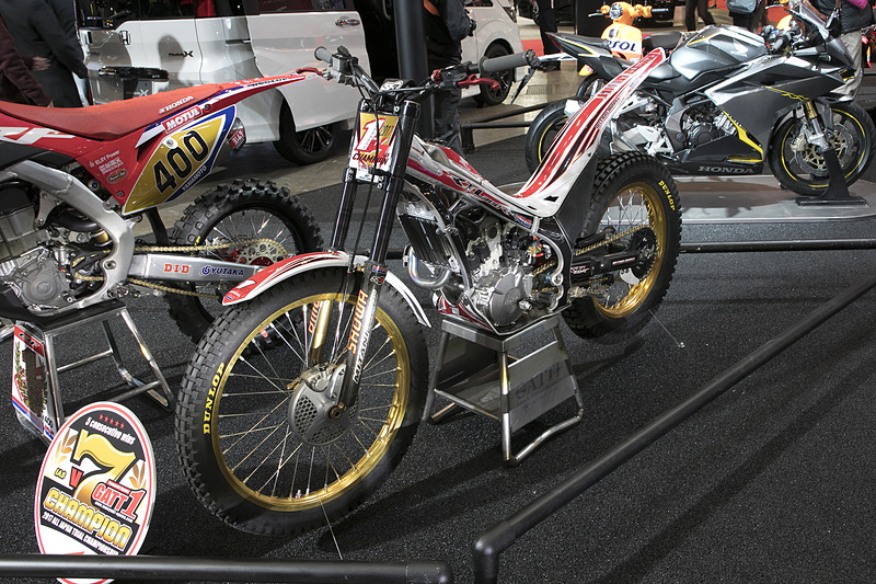 2017年度、国内2輪レースでチャンピオンを獲得したマシン。ロード、モトクロス、トライアルにおいてホンダが3冠を獲得